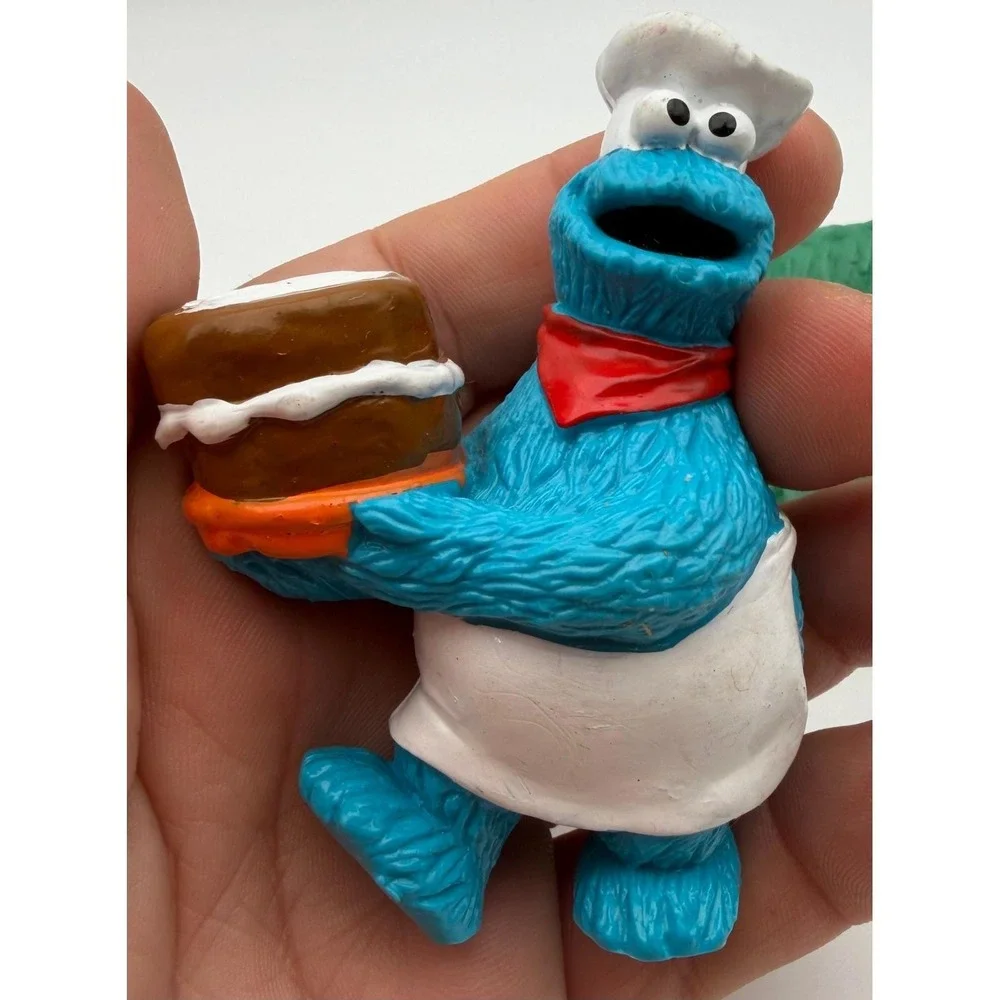 Vintage Toy Lot Glo Worm Cookie Monster Petunia Pig Wonder Woman Triceratops